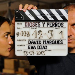 Fotoğraf Dioses y perros