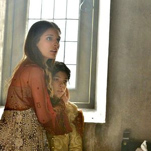 Fotoğraf Caitlin Stasey