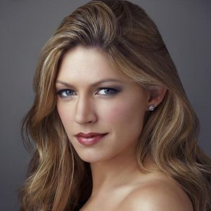 Fotoğraf Jes Macallan
