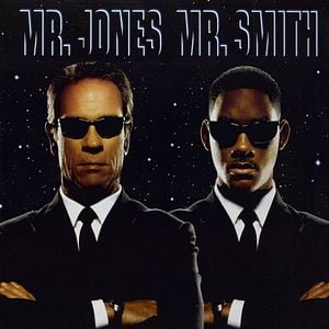 Fotoğraf Siyah Giyen Adamlar