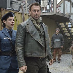 Fotoğraf Grant Bowler