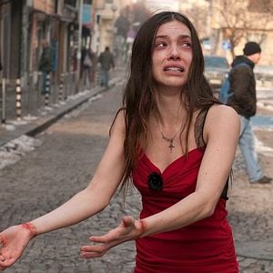 Fotoğraf Mezarına Tüküreceğim 2