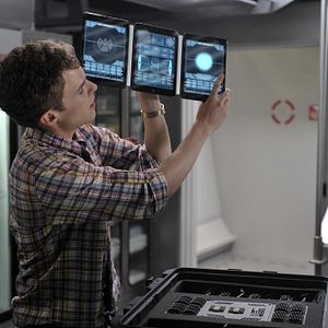 Fotoğraf Iain De Caestecker