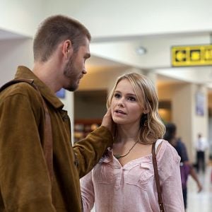 Fotoğraf Left Behind