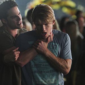 Fotoğraf Chris Brochu