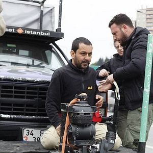 Fotoğraf Asfalt Çiçekleri