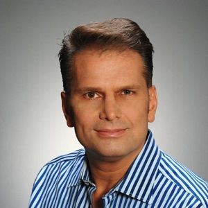 Fotoğraf Tommy Bayiokos