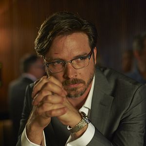 Fotoğraf Aden Young