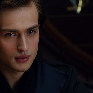 Fotoğraf Douglas Booth