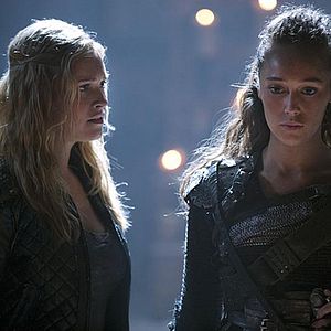 Fotoğraf The 100