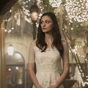 Fotoğraf Phoebe Tonkin