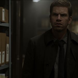 Fotoğraf Kvinden I buret