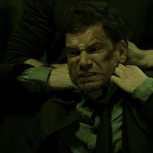 Fotoğraf Kvinden I buret