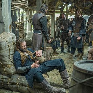 Fotoğraf Clive Standen