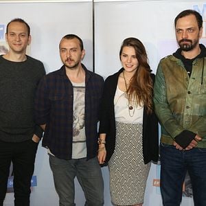 Fotoğraf Mutlu Ol Yeter