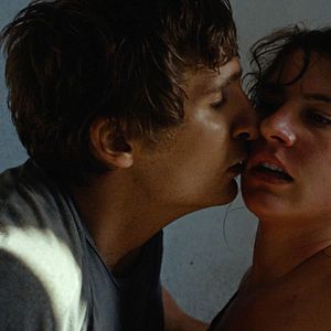 Fotoğraf Güneş Tepedeyken