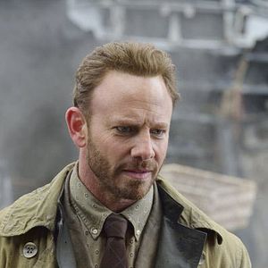 Fotoğraf Grant Bowler