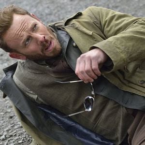 Fotoğraf Grant Bowler