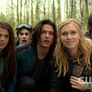 Fotoğraf The 100