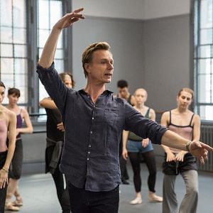 Fotoğraf Flesh and Bone