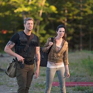 Fotoğraf Laura Mennell