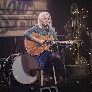 Fotoğraf Rose McIver