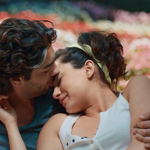 Fotoğraf Her Şey Aşktan