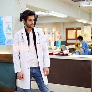 Fotoğraf Acil Aşk Aranıyor