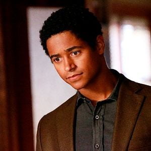 Fotoğraf Alfred Enoch