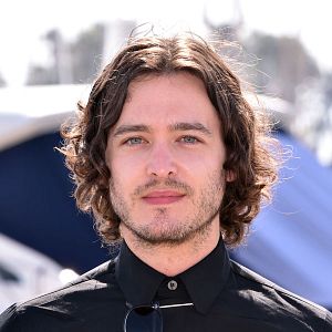 Fotoğraf Alexander Vlahos