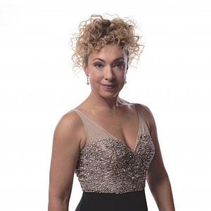 Fotoğraf Alex Kingston