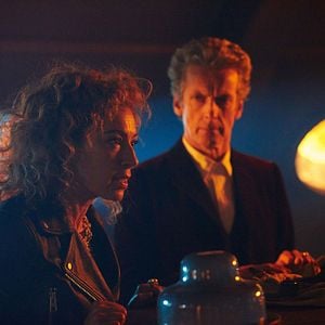 Fotoğraf Alex Kingston