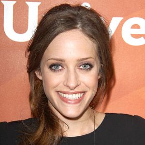 Fotoğraf Carly Chaikin