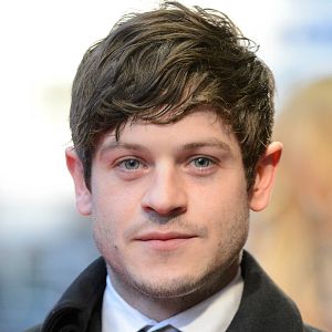 Fotoğraf Iwan Rheon