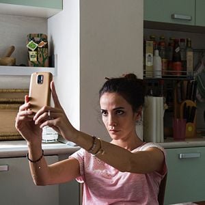 Fotoğraf Rüzgarda Salınan Nilüfer