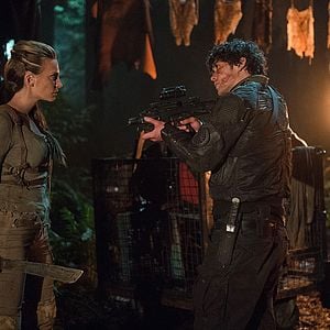 Fotoğraf The 100