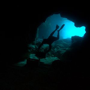 Fotoğraf Denizdeki Ateş