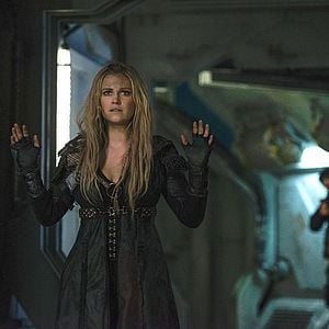 Fotoğraf The 100