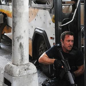 Fotoğraf Alex O'Loughlin
