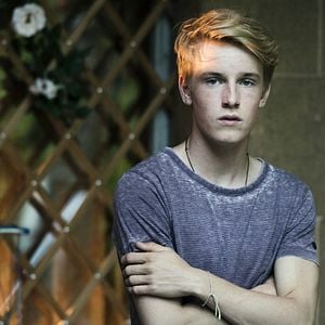 Fotoğraf Louis Hofmann