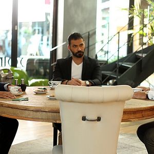 Fotoğraf Bana Sevmeyi Anlat