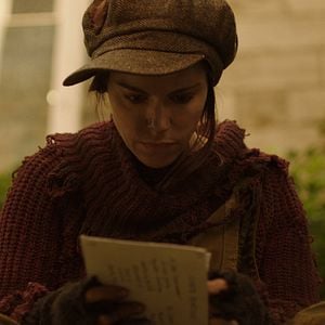 Fotoğraf Emily Hampshire