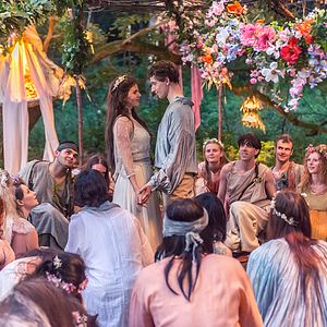 Fotoğraf Ruby O. Fee