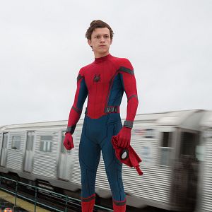 Fotoğraf Örümcek-Adam: Evden Uzakta