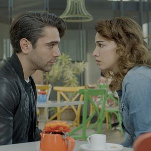 Fotoğraf Bana Sevmeyi Anlat