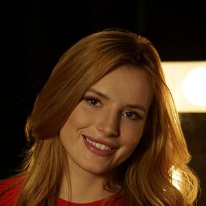 Fotoğraf Famous In Love