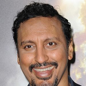 Fotoğraf Aasif Mandvi