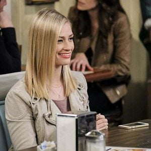 Fotoğraf Beth Behrs