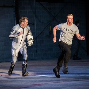 Fotoğraf Alan Ritchson