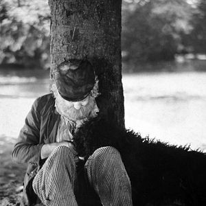 Fotoğraf Boudu Saved from Drowning